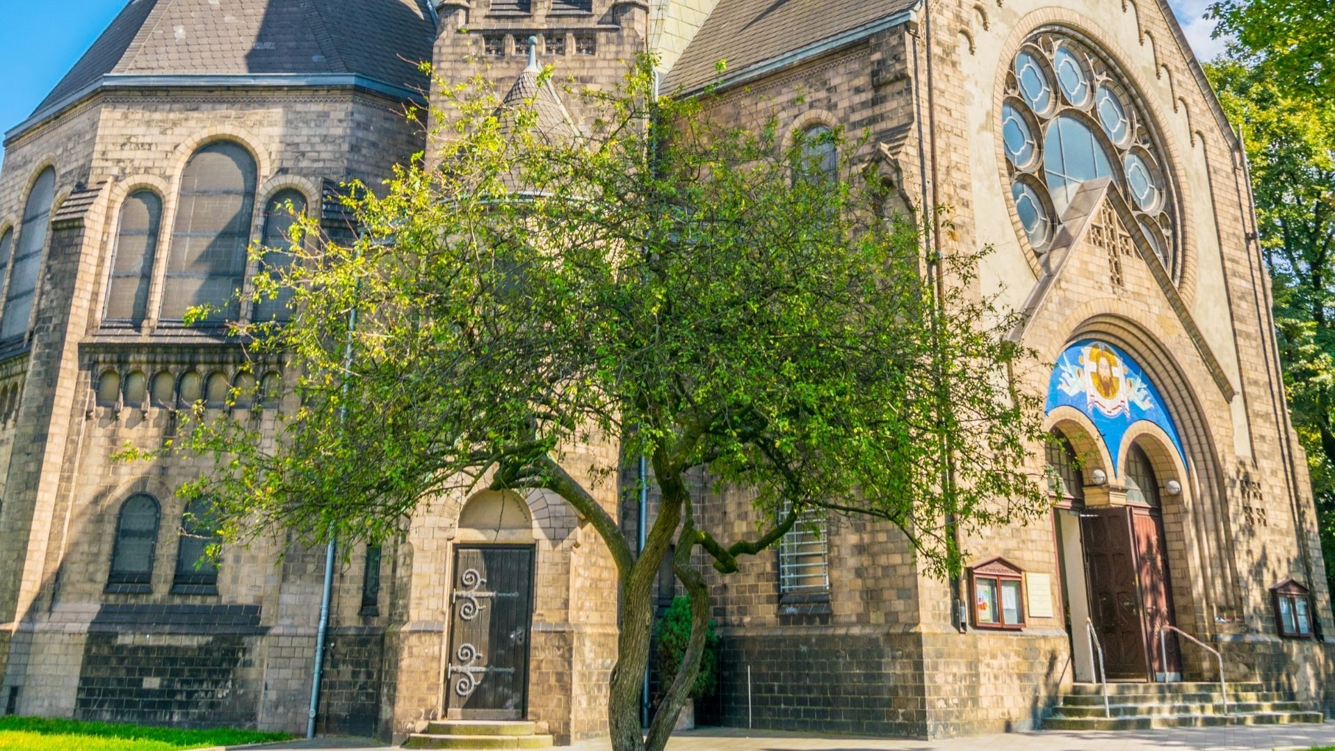 Kirche des Hl. Johannes von Kronstadt – Bild 3